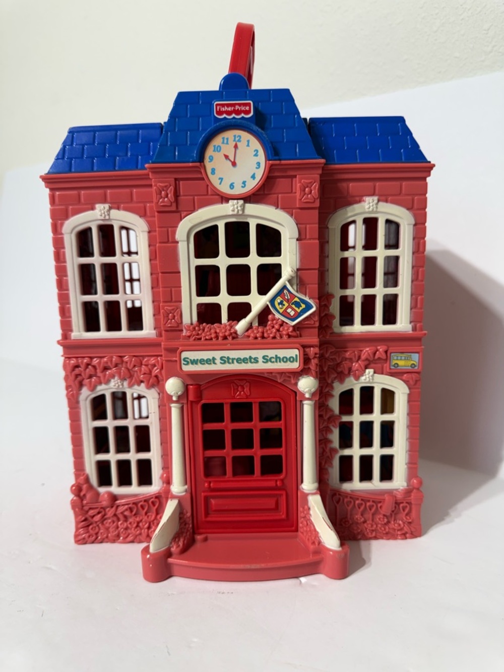 VTG 2002 MATTEL Fisher Price Sweet Streets School Doll House Loving Family
